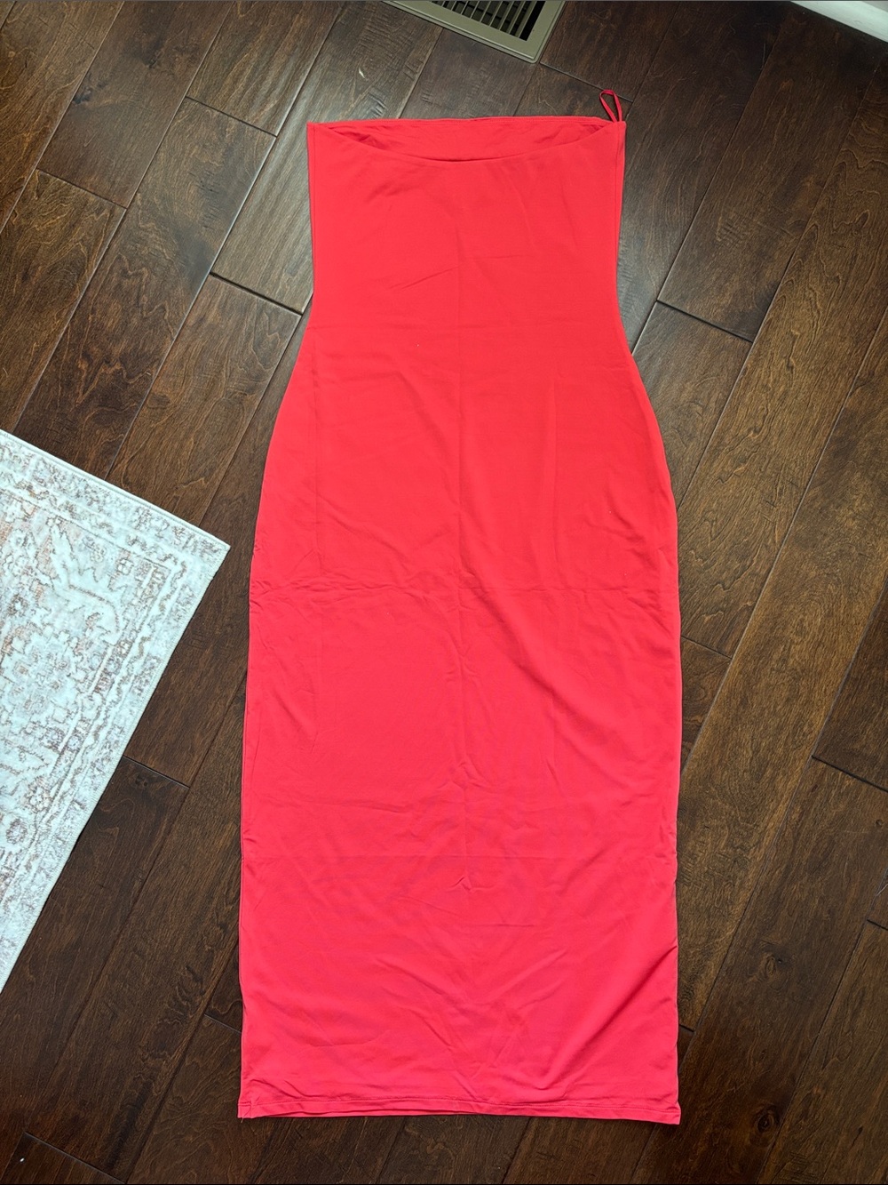 NWOT Aritzia Original Contour Enrapture Strapless Second Skin Maxi Coral Dress - Picture 9 of 9